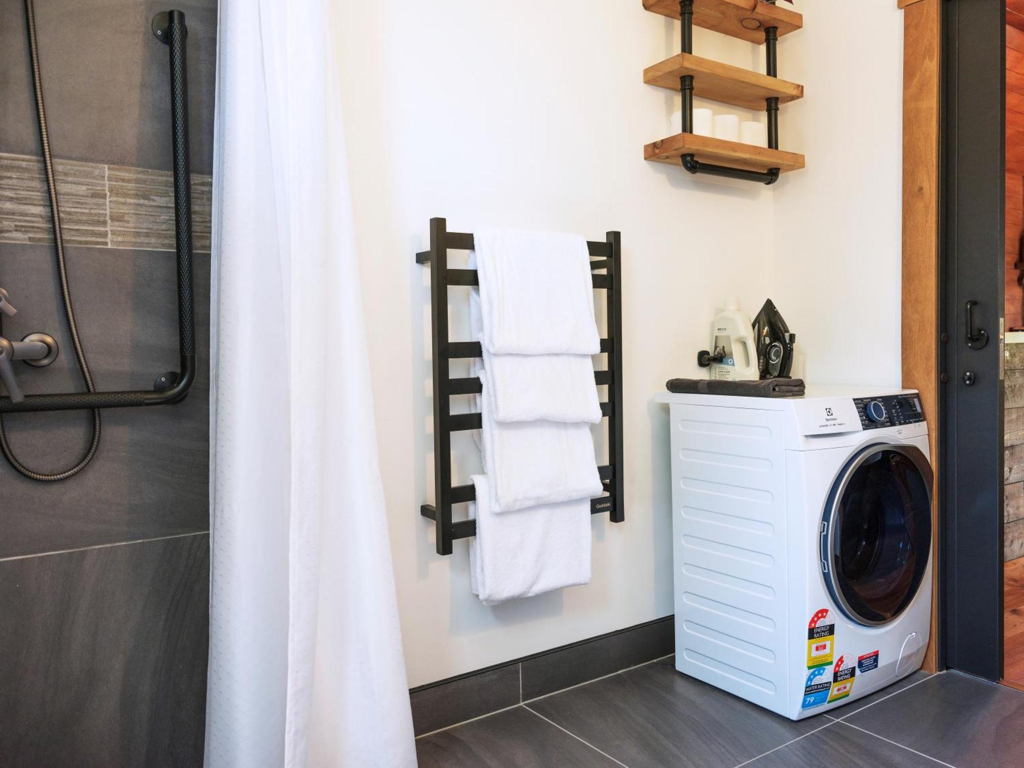 Black Cottage Boutique Acommodation Havelock North Bagian luar foto