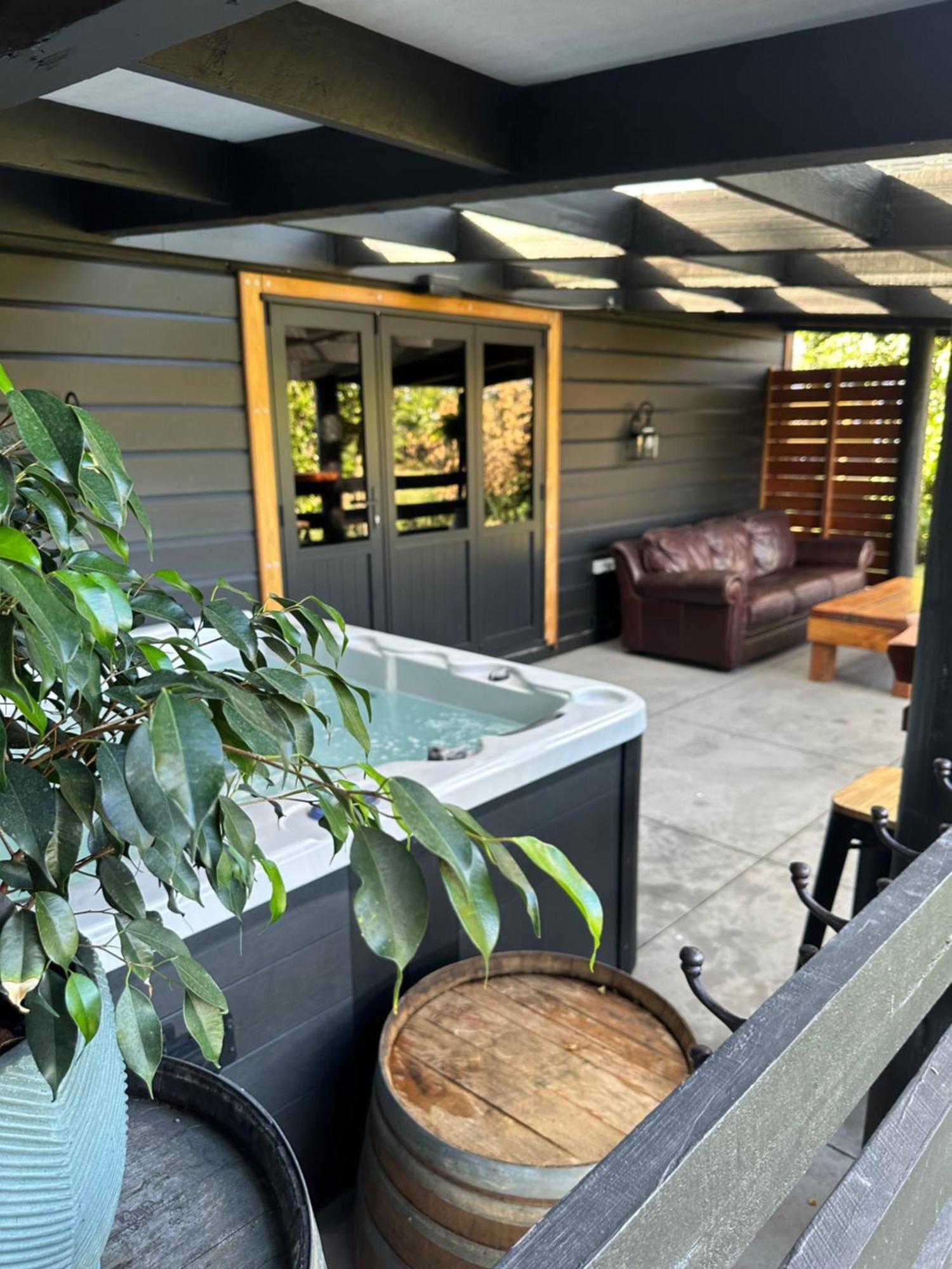 Black Cottage Boutique Acommodation Havelock North Bagian luar foto