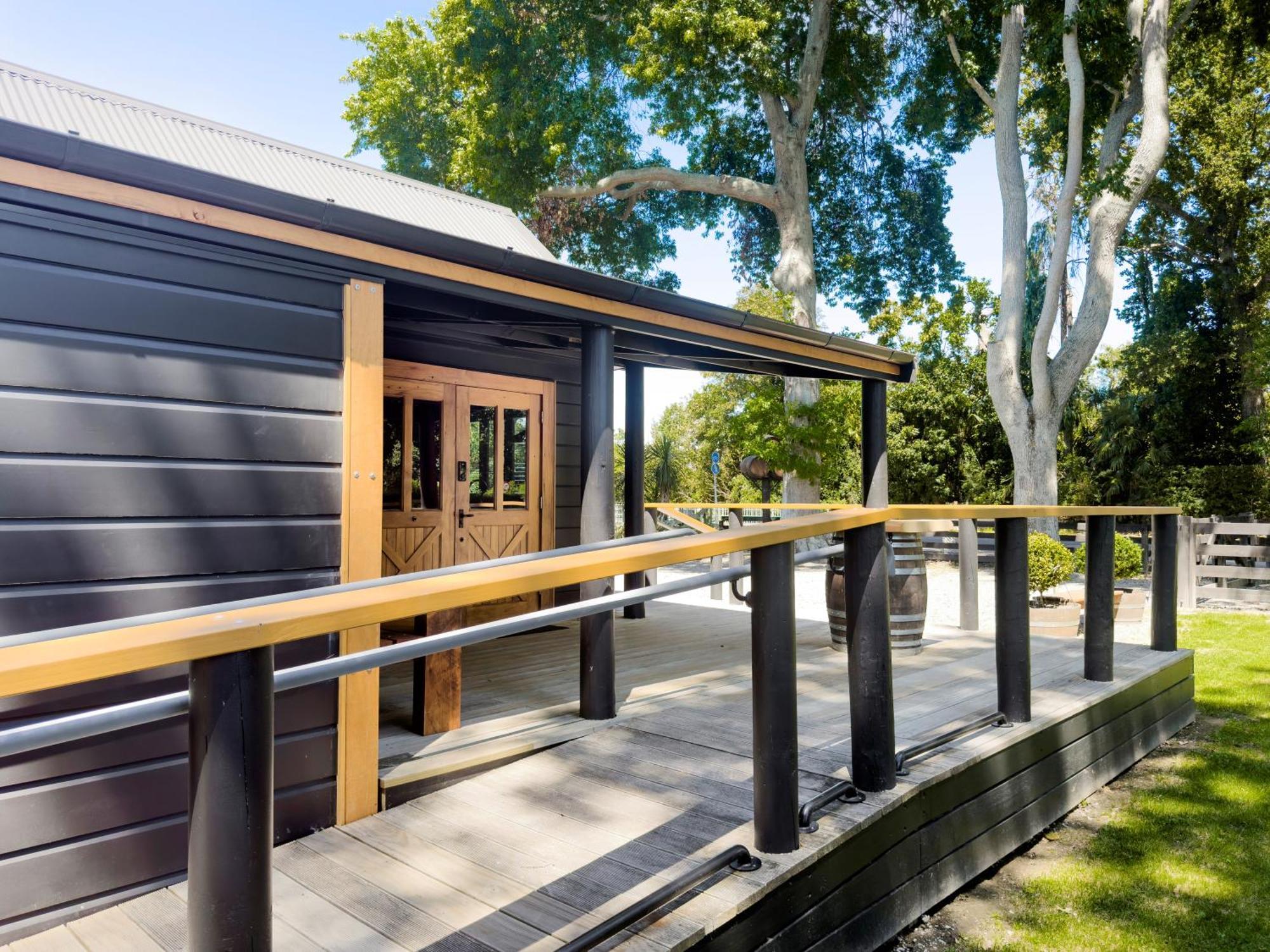 Black Cottage Boutique Acommodation Havelock North Bagian luar foto