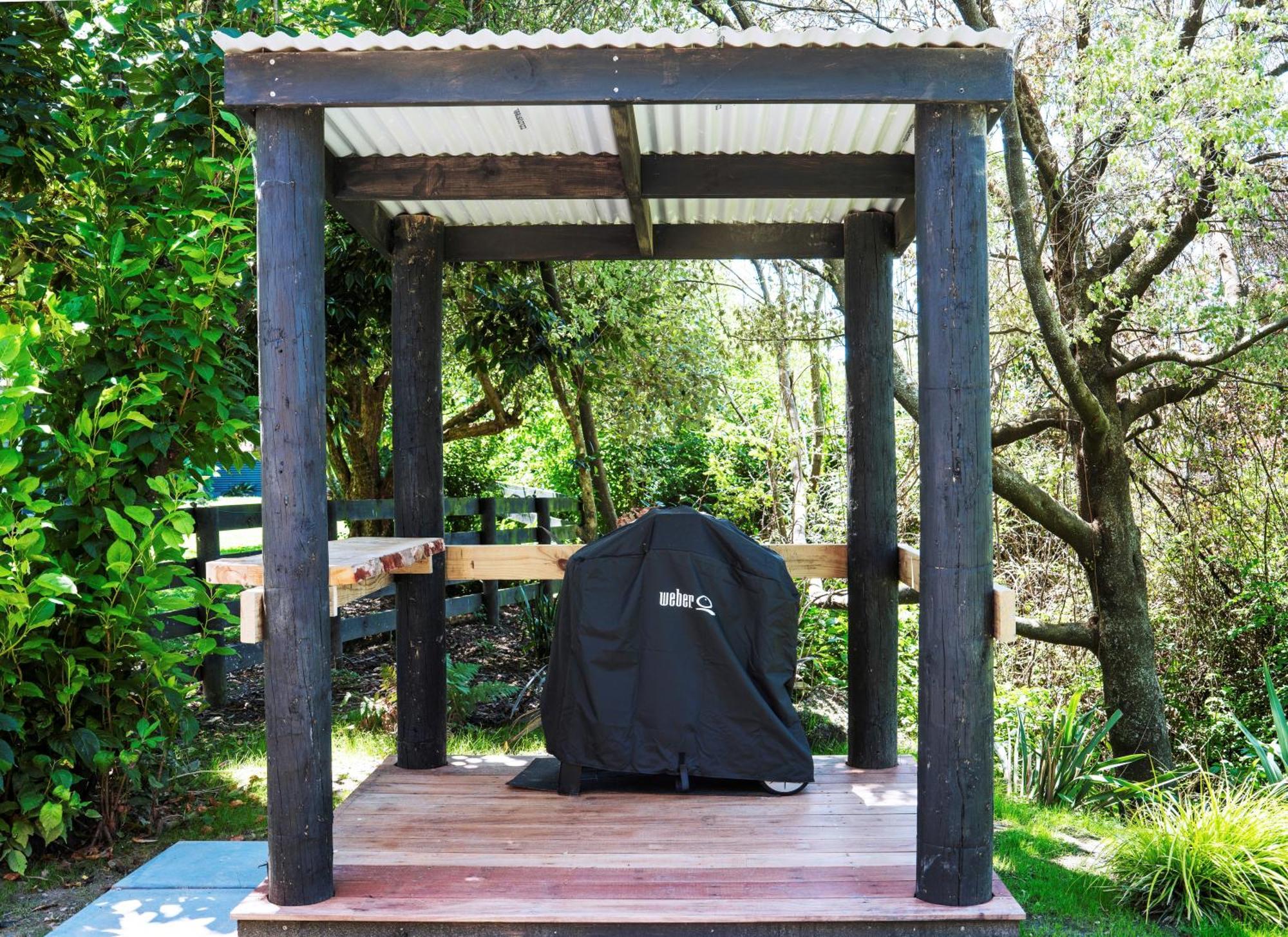Black Cottage Boutique Acommodation Havelock North Bagian luar foto