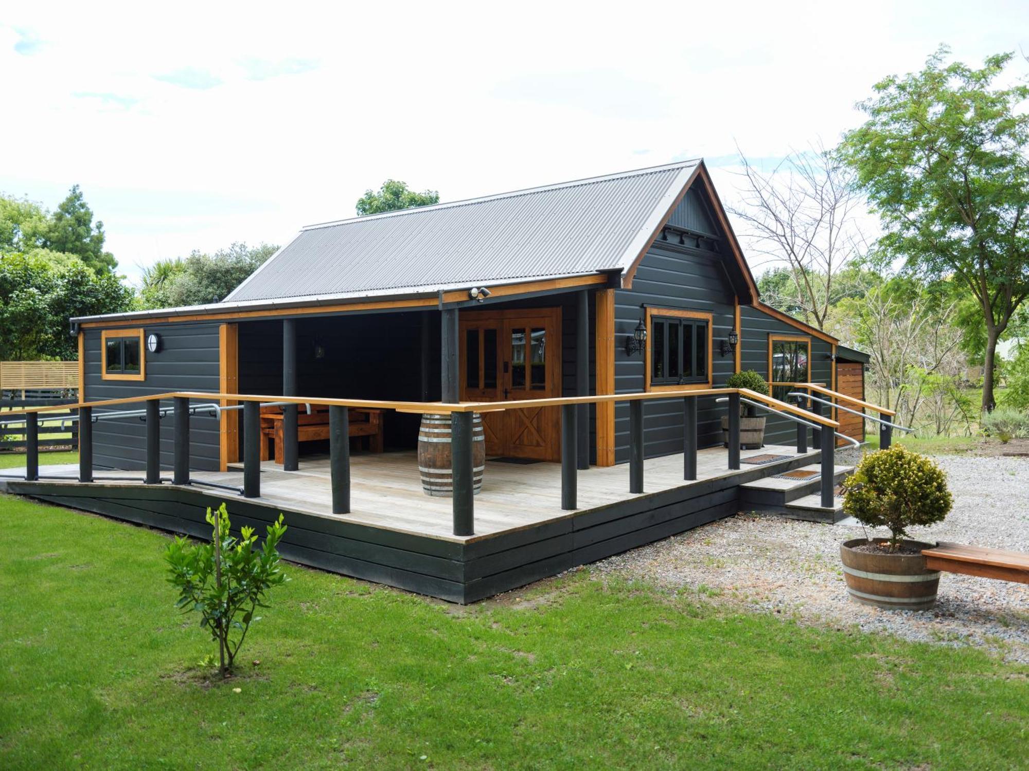 Black Cottage Boutique Acommodation Havelock North Bagian luar foto